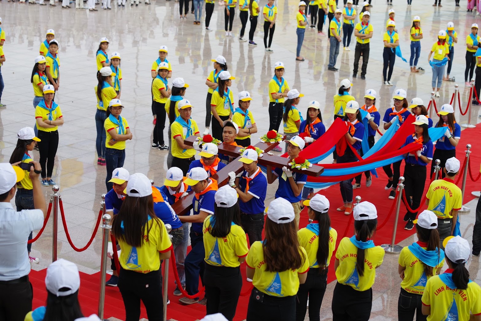 Giáo dân thực hành nghĩa vụ trong Hội Thánh